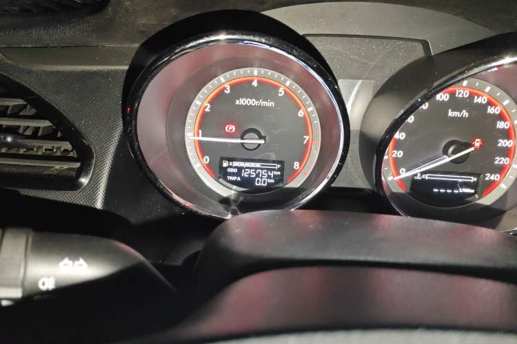 Used Bestune B70 2014 2.0L manual luxury version Odometer Close Up