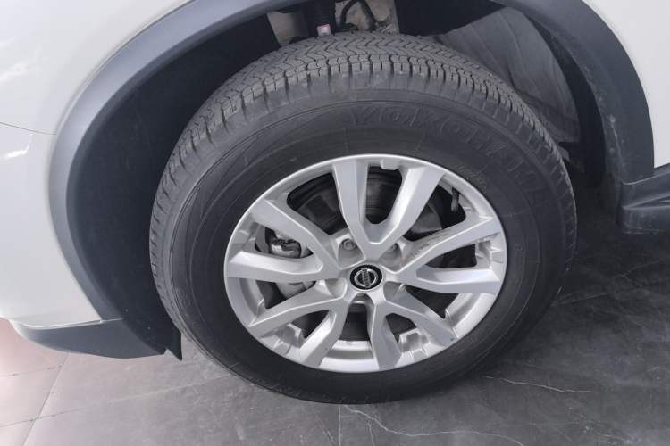 Used Nissan X-Trail 2023 Classic 2.0L Two-Wheel Drive Smart Connect & Comfort Edition Left Front Wheel Hub