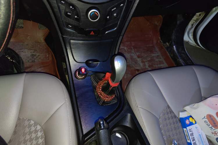 Used GAC Trumpchi GA3S Vision 2014 1.6L Manual Elite Edition Gear Lever