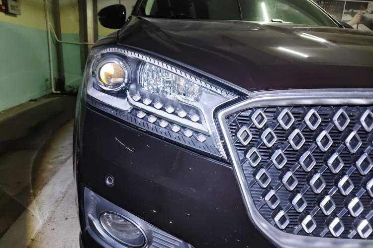 Used BORGWARD BX7 2018 28T Two-Wheel Drive Luxury Version 5 Seats China VI Emission Standard