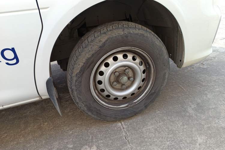 Used FORTHING Lingzhi 2023 V3 1.6L Base Model 2 Seats