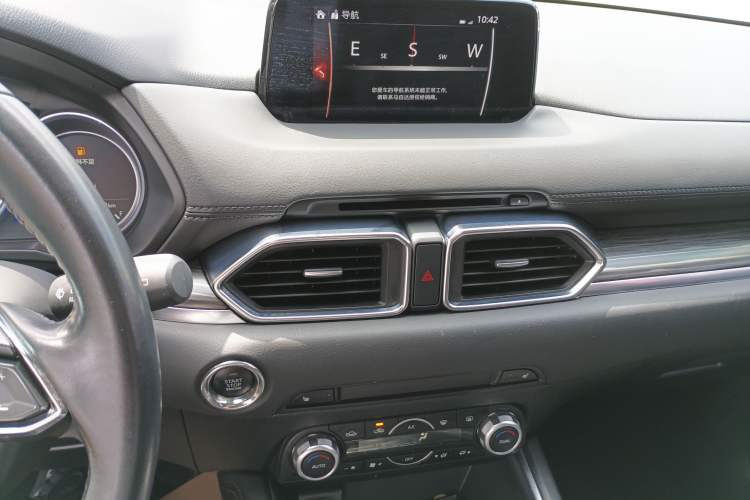 Used Mazda CX-5 2019 Cloud-Controlled Version 2.5L Automatic Two-Wheel Drive Luxury Trim China VI Standard Audio And AC Panel