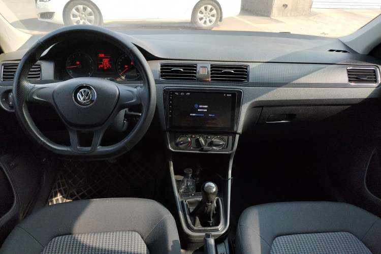 Used Volkswagen Santana 2019 1.5L Manual Fashion Edition China VI Standard Center Console