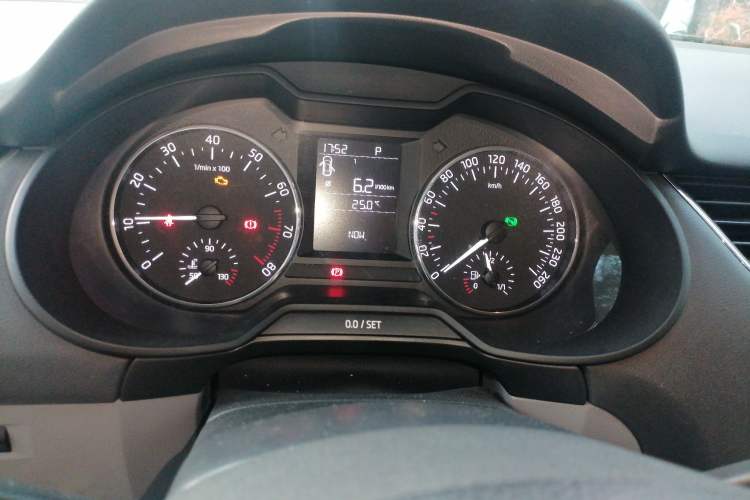 Used Skoda Octavia 2015 1.6L Automatic Yijie Edition Instrument Cluster