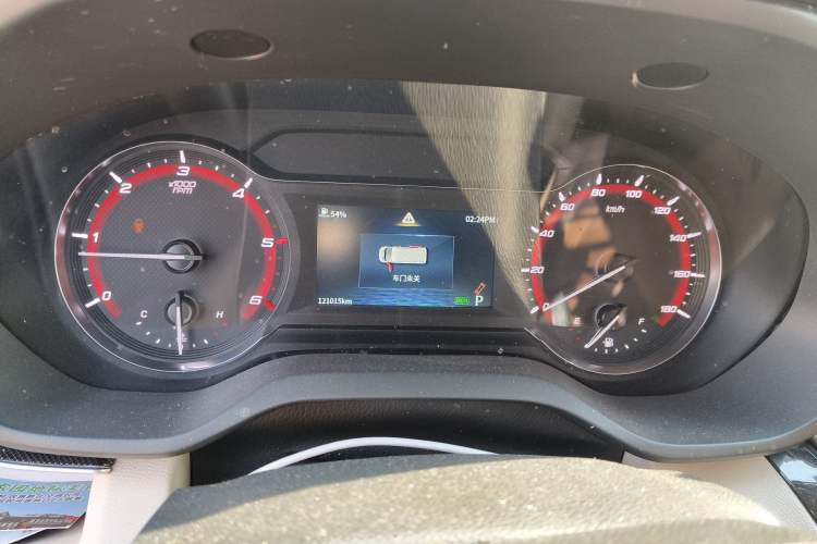 Used SAIC MAXUS Xintu V90 2022 2.0T Automatic ZhiDa Commercial Version Rear-Drive Long Wheelbase High Roof with Single Rear Tire 9-Seater
