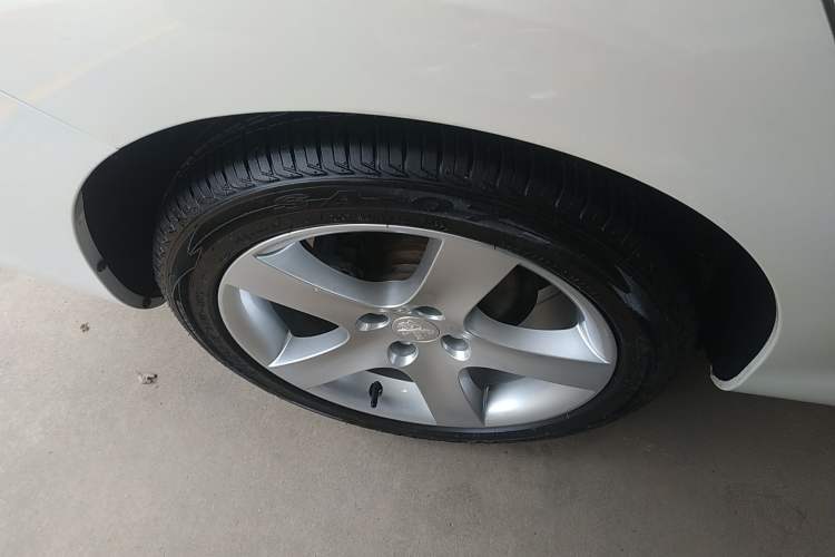 Used Peugeot 408 2013 2.0L Automatic Comfort Edition Right Rear Wheel Hub