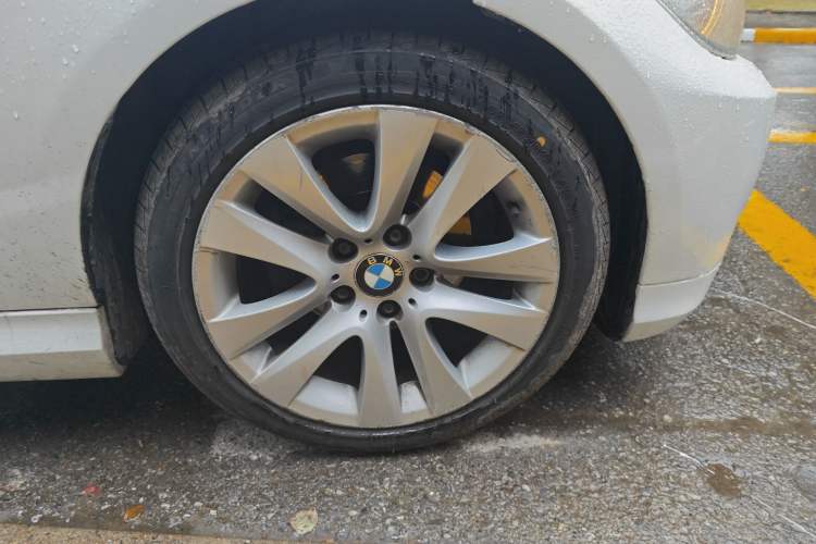 Used BMW 3 Series 2010 320i Luxury Model