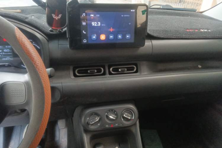 Used Wuling Hongguang New Energy 2024 All-Electric Model 300KM Standard Version
