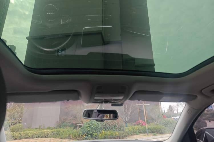 Used Audi Q5 2017 Plus 40 TFSI Comfort Model
