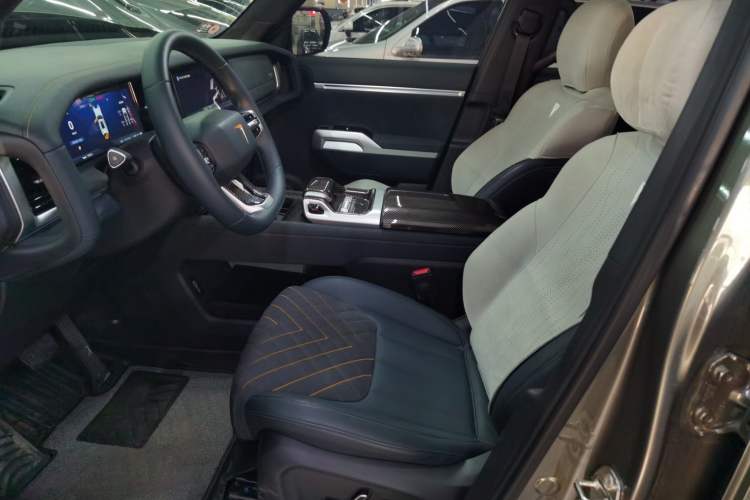 Used Deepal G318 2024 Four-Wheel-Drive Air Suspension Model