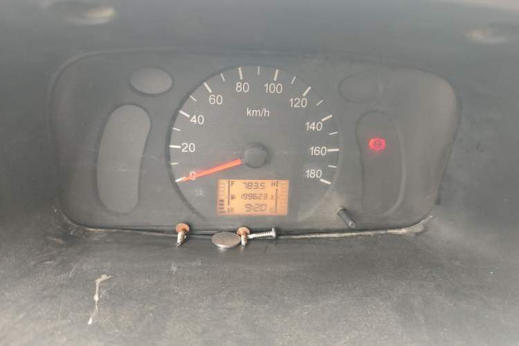 Used Wuling Zhiguang 2010 1.0L New Edition Practical Version with Extended Body L2Y Instrument Cluster