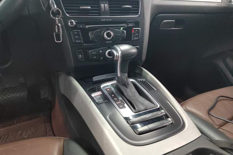 Used Audi Q5 2017 Plus 40 TFSI Ambition Model
