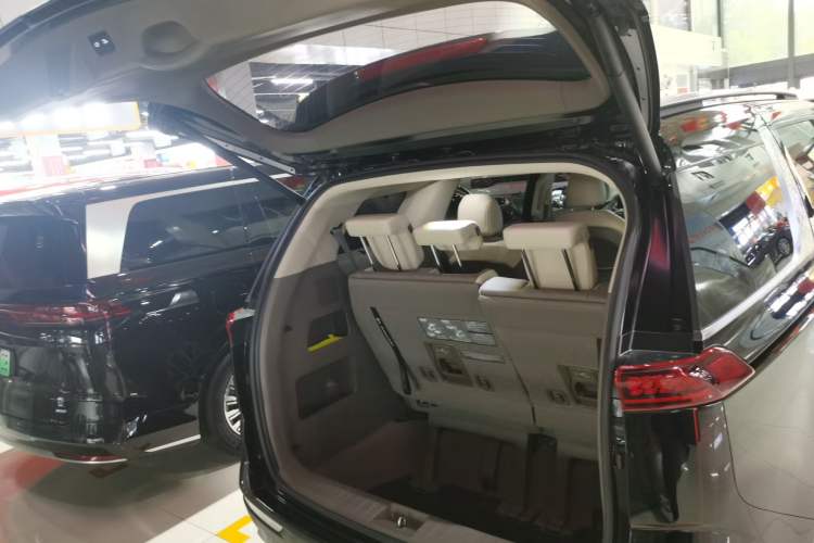 Used Kia Carnival 2021 2.0T Luxury Tech Edition