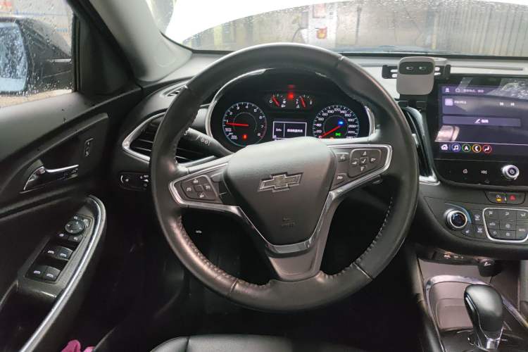 Used Chevrolet Malibu XL 2022 Redline 550T Automatic Sport Edition Steering Wheel