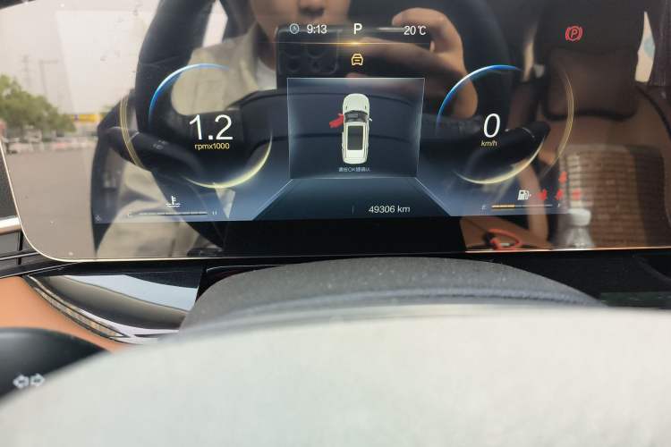 Used Bestune T99 2022 20TD Automatic Luxury Edition Odometer Close Up