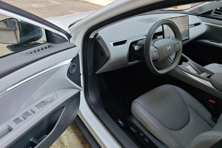 Used XPeng MONA M03 2025 600 with Ultra-Long Range Max Driver Seat