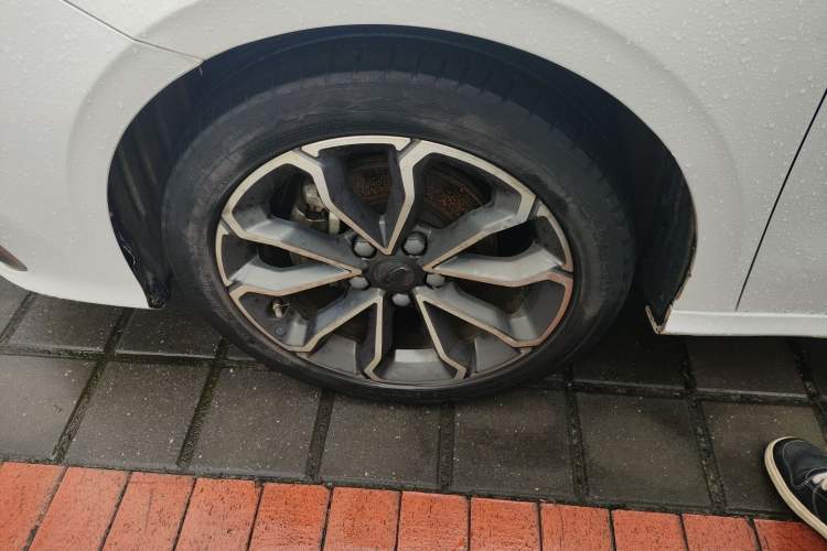 Used Geely Auto Binray 2021 1.4T CVT Asian Games Edition Left Front Wheel Hub