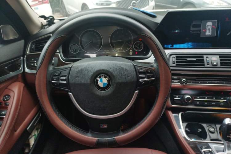 Used BMW 5 Series 2014 525Li Leading Model
