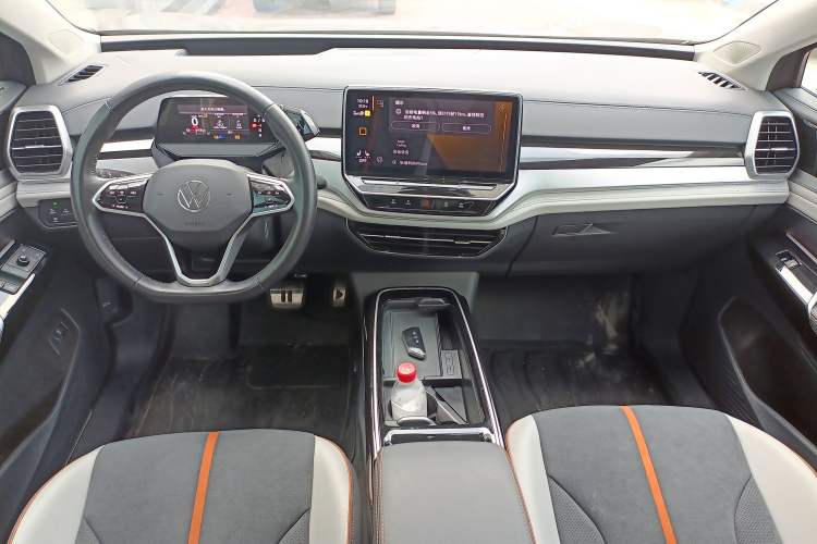 Used Volkswagen ID.6 CROZZ 2022 Long-Range PRO Edition Interior 2