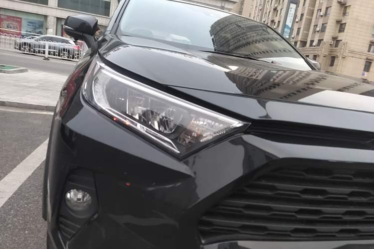 Used Toyota RAV4 2022 2.0L CVT Two-Wheel Drive Urban Edition Right Front Headlight