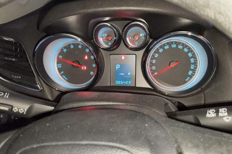 Used Buick Encore 2015 1.4T Automatic Two-Wheel Drive Urban Elite Version