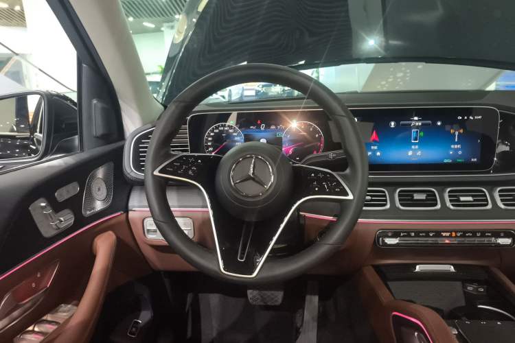 Used Mercedes-Benz GLE 2024 GLE 450 4MATIC Luxury Model Steering Wheel