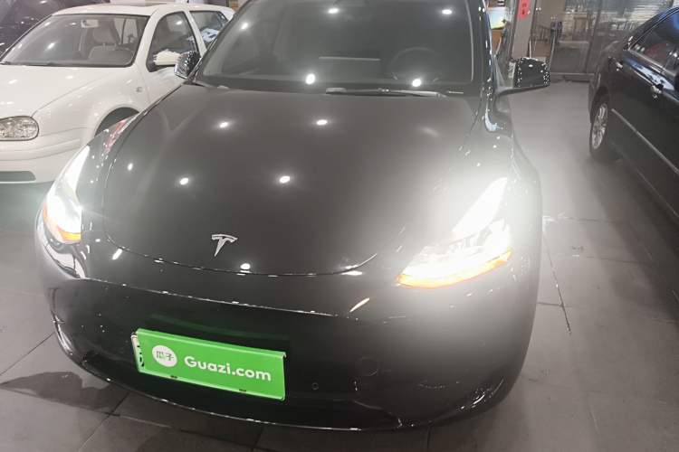 Used Tesla Model Y 2023 Rear-Wheel-Drive Version Front