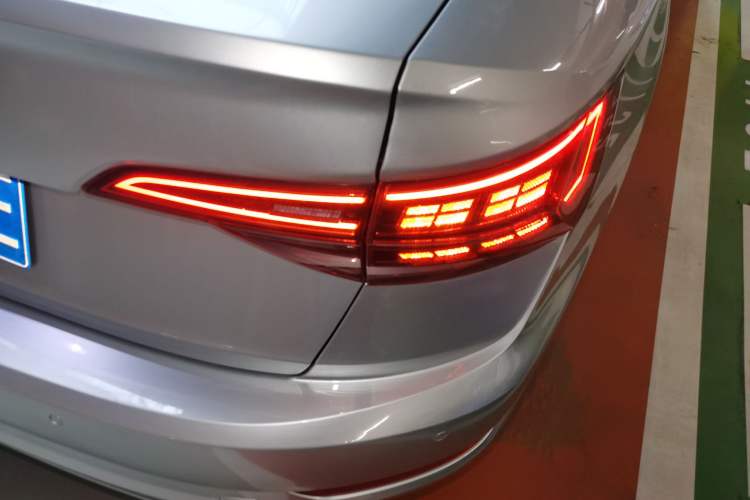 Used Volkswagen Sagitar 2019 280TSI DSG Comfort Version China VI Standard Exterior 3