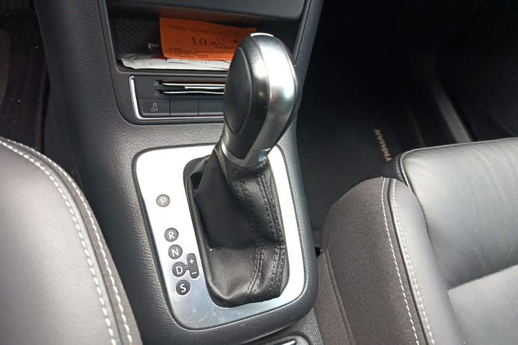 Used Volkswagen Tiguan 2016 300TSI Automatic Two-Wheel Drive Comfort Edition Gear Lever