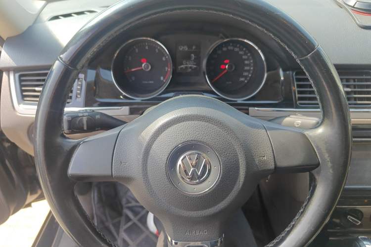 Used Volkswagen Bora 2013 1.6L Automatic Comfort Model Steering Wheel