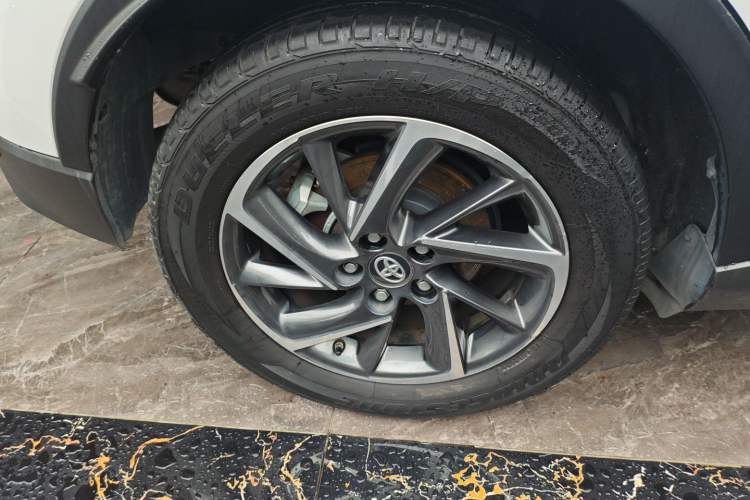 Used Toyota C-HR 2021 Dual-Motor 2.0L E-CVT Luxury Edition
