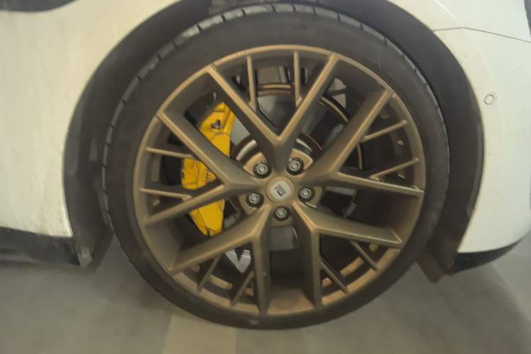 Used Xiaomi Auto SU7 2024 Four-Wheel Drive Ultra-Long Range Advanced Intelligent Driving Max Edition