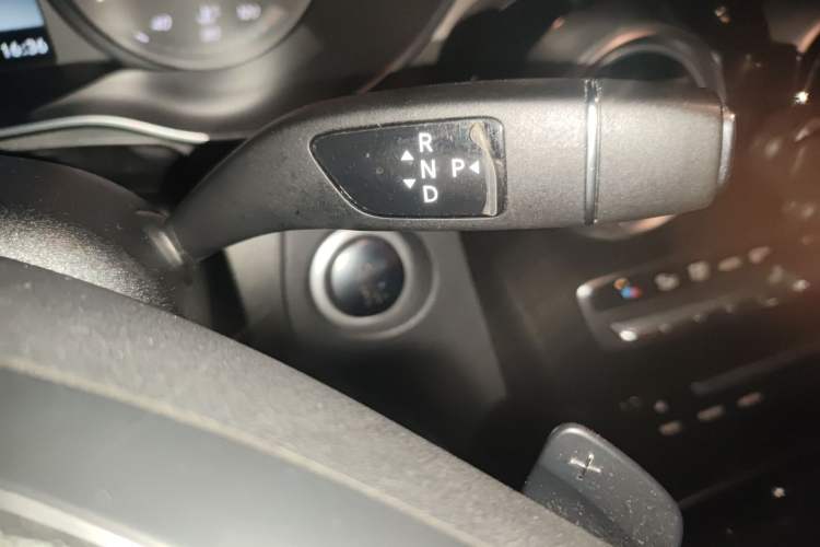 Used Mercedes-Benz GLC 2017 GLC 200 4MATIC Gear Lever