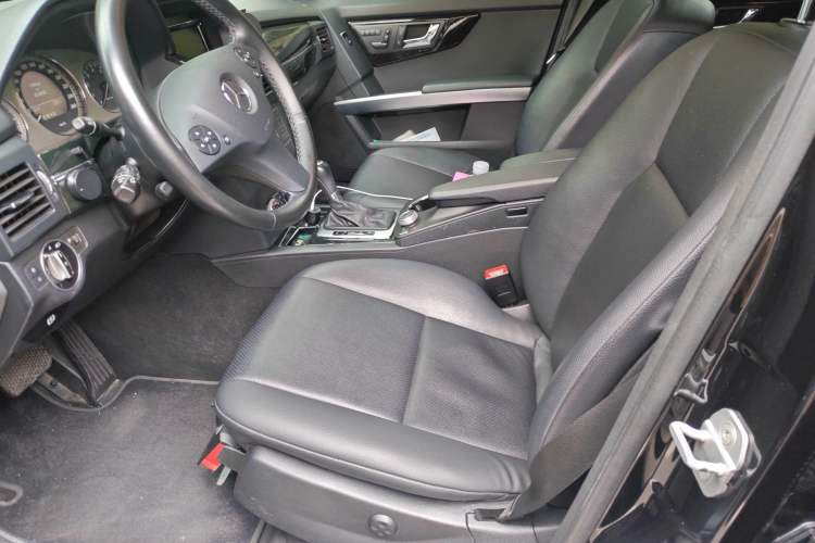 Used Mercedes-Benz GLK-Class 2011 GLK 300 4MATIC Fashion Model Left Front Seat