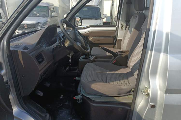 Used Wuling Rongguang New Truck 2021 1.8L Base Model Single-Row Double Rear Wheels LJ479Q6
