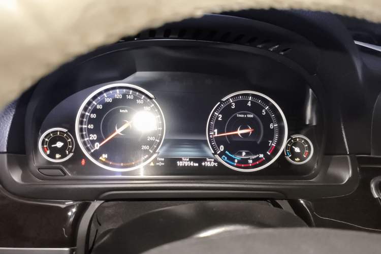 Used BMW 5 Series 2017 528Li Leading Model
