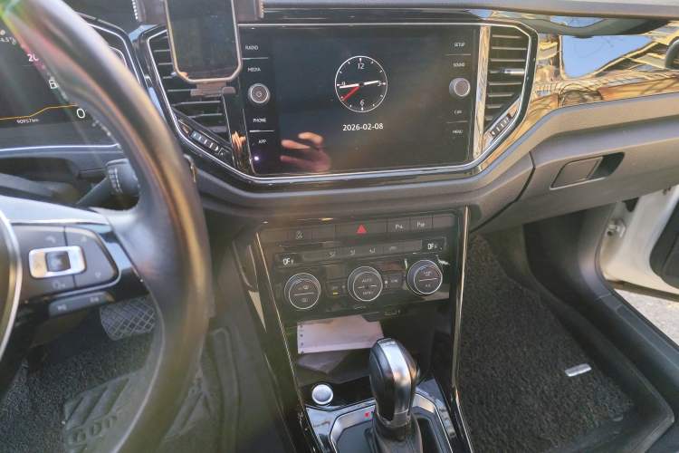 Used Volkswagen T-ROC 2018 280TSI DSG Four-Wheel Drive Luxury Version China V Emission Standard Audio And AC Panel