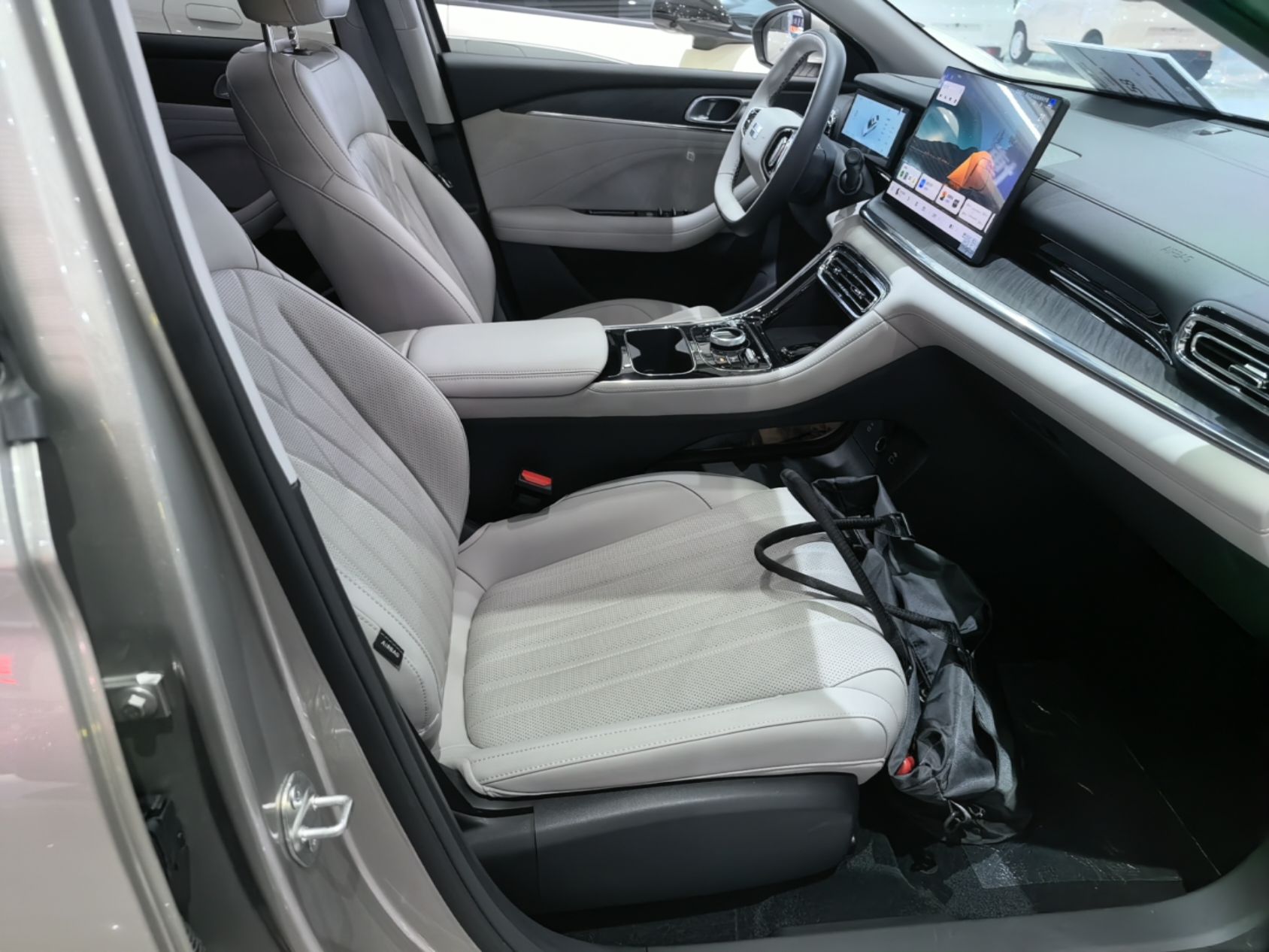 Geely Galaxy Stellar 6 2026 Model 125km Exploration+ Edition — снимка 19