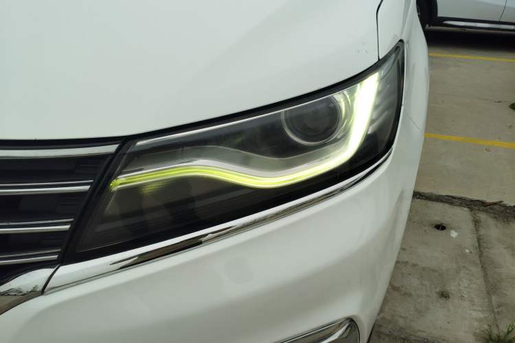 Used Roewe RX5 2018 30T Two-Wheel Drive Automatic Internet Smart Edition Left Front Headlight