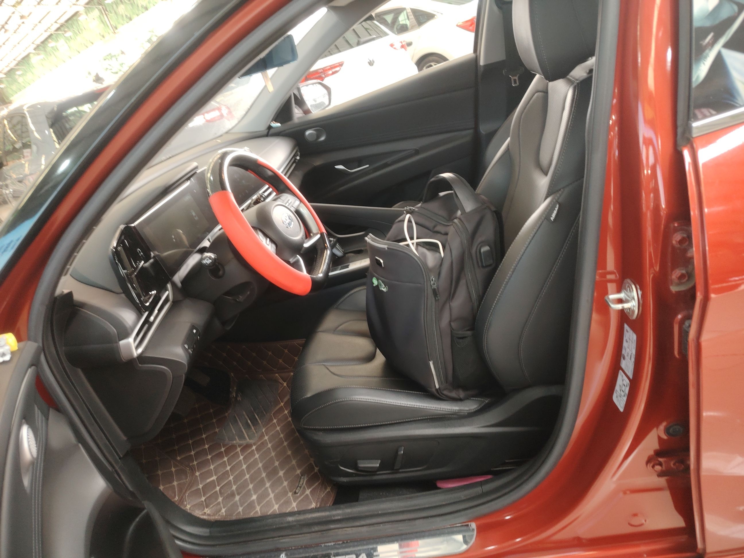 Переднее сиденье в автомобиле