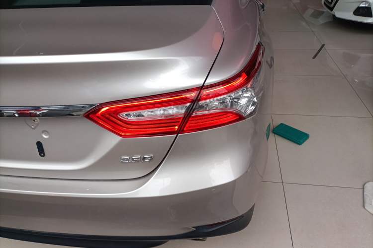 Used Toyota Camry 2018 2.5G Luxury Edition Exterior 3