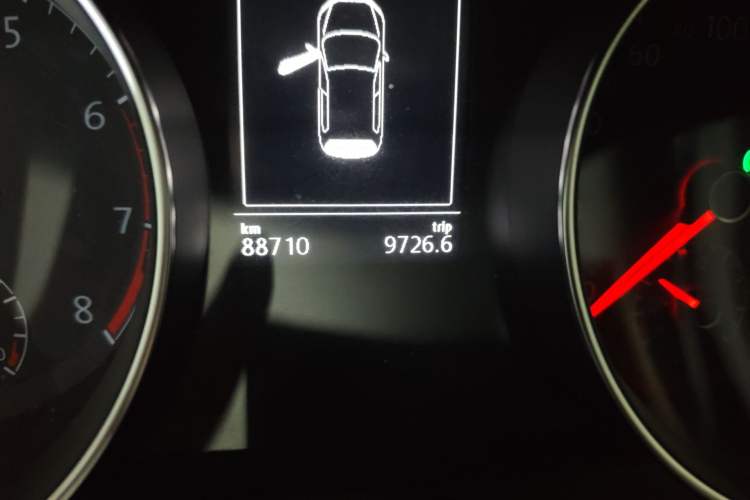 Used Volkswagen Golf 2018 1.6L Automatic Comfort Model Odometer Close Up