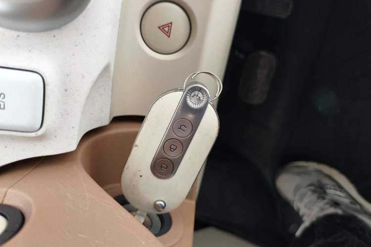 Used Wuling Hongguang MINIEV 2024 3rd Generation 215km Advanced Version
