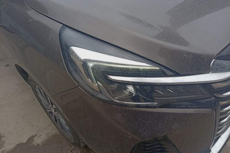 Used Buick GL8 2023 Land Executive Class Comfort Model