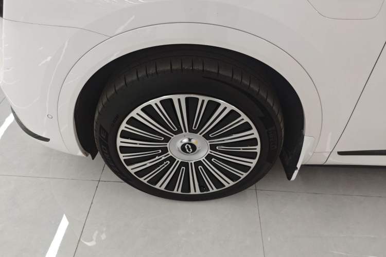 Used Hima AITO M8 2025 Extended-Range Ultra Version 53.4 kWh 6-Seater Edition
