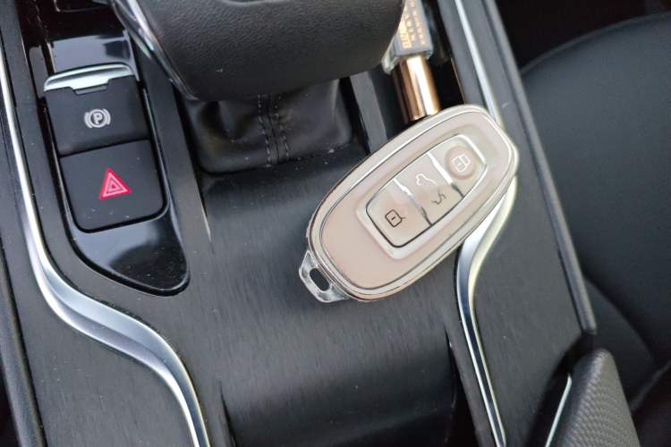 Used Hongqi E-QM5 2024 560km PLUS
