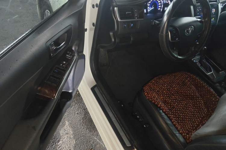 Used Toyota Camry 2016 2.0G 10th Anniversary Leading Edition
