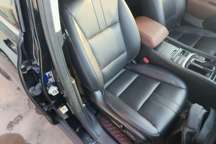 Used GAC Trumpchi GS8 2019 390T Two-Wheel Drive Luxury Smart Connectivity Version (7 Seats) Right Front Seat