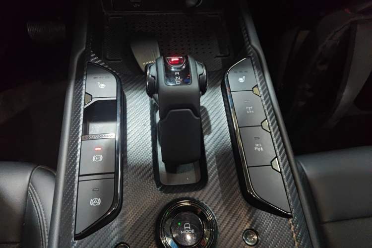 Used Haval Raptor New Energy 2024 Hi4 145 Cross-Over Edition Gear Lever