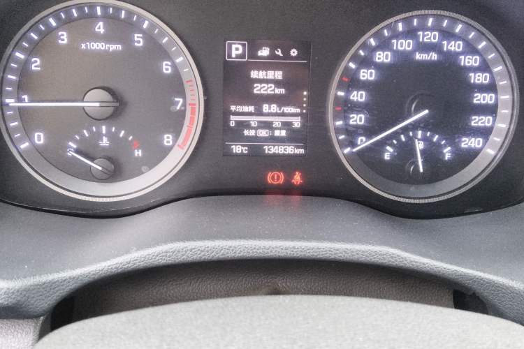 Used Hyundai Tucson 2018 1.6T Dual-Clutch Two-Wheel Drive 15th Anniversary Special Edition Odometer Close Up